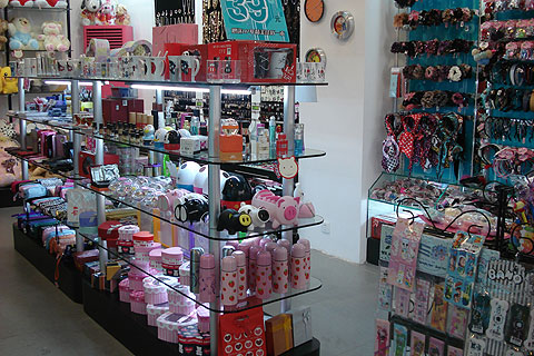 義烏小商品批發城草根兒英雄系列之遲到的投資人——飾品行業的逆襲者